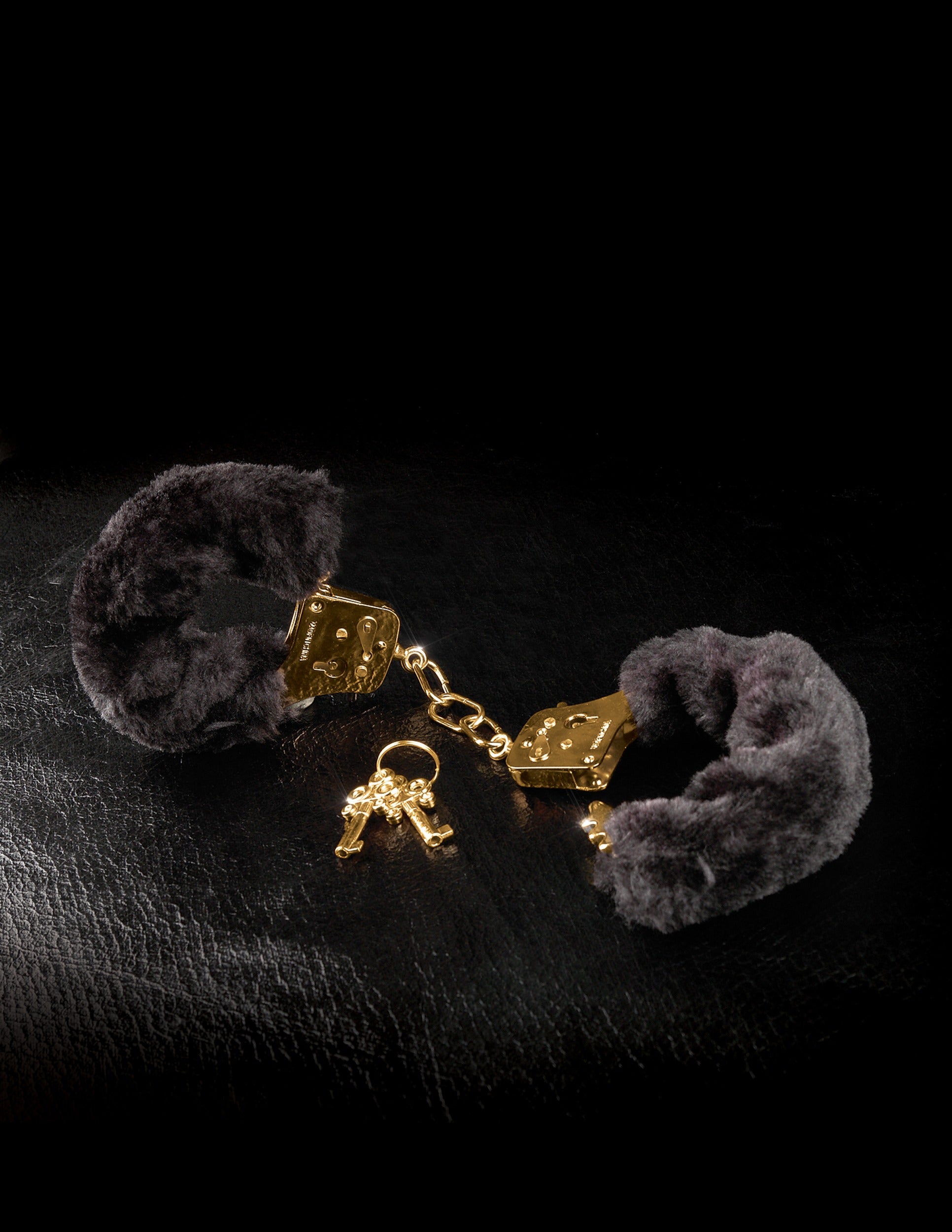 Fetish Fantasy Gold Deluxe Furry Cluffs Pipedream Products Toys - Fetish